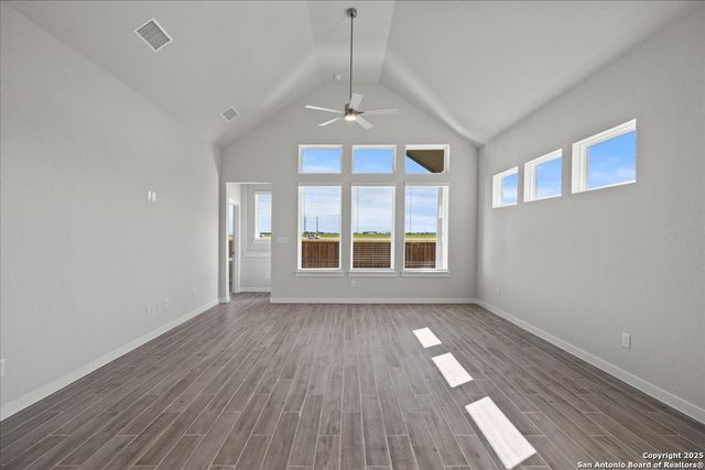 206 Scarlet Oak Creek, Seguin, TX 78155