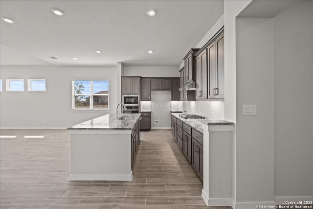 206 Scarlet Oak Creek, Seguin, TX 78155