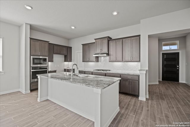 206 Scarlet Oak Creek, Seguin, TX 78155