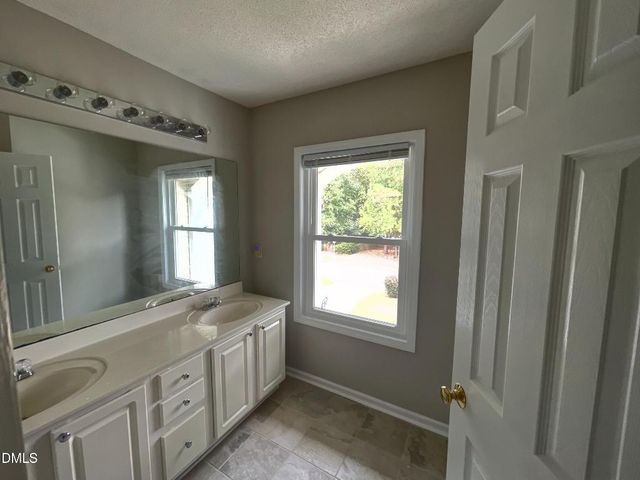 3001 Cregler Drive, Apex, NC 27502