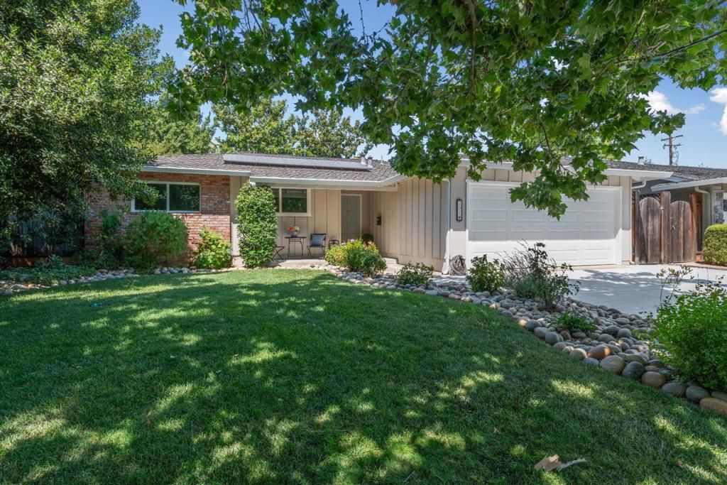 207 Thomas Drive, Los Gatos, CA 95032