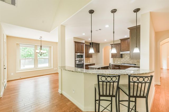 6 Little Falls Place, Tomball, TX 77375