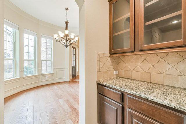6 Little Falls Place, Tomball, TX 77375