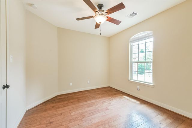 6 Little Falls Place, Tomball, TX 77375