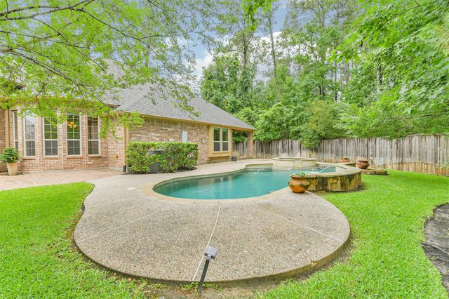 6 Little Falls Place, Tomball, TX 77375