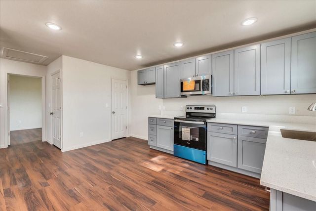 112 Gazley ST, Smithville, TX 78957