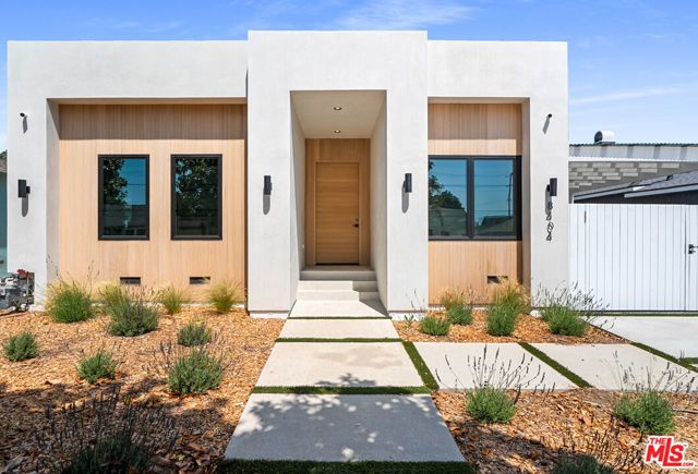 8404 Gonzaga Avenue, Los Angeles, CA 90045