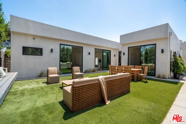8404 Gonzaga Avenue, Los Angeles, CA 90045