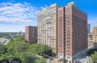 5530 S Shore Drive 5B, Chicago, IL 60637