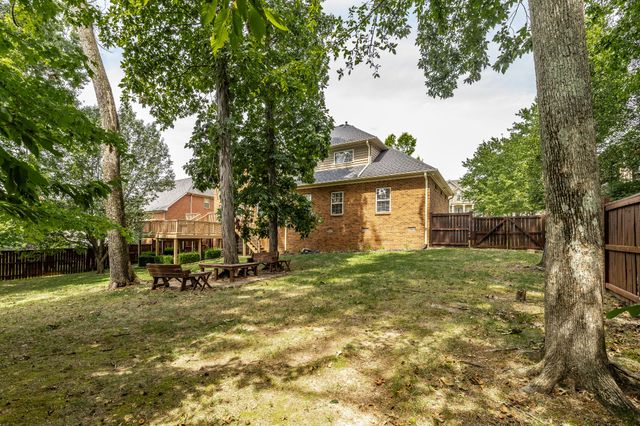 1074 Mansker Farm Blvd, Hendersonville, TN 37075