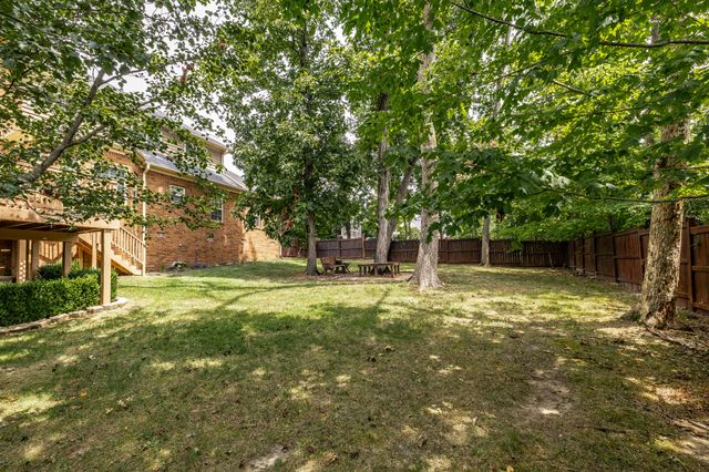 1074 Mansker Farm Blvd, Hendersonville, TN 37075