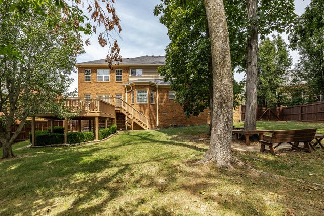 1074 Mansker Farm Blvd, Hendersonville, TN 37075