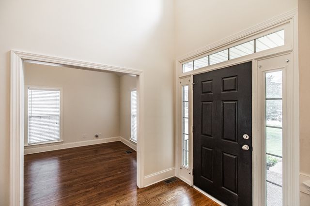 1074 Mansker Farm Blvd, Hendersonville, TN 37075