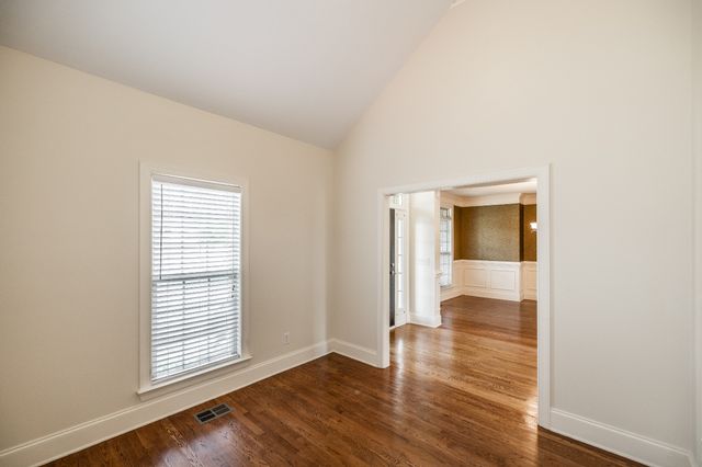 1074 Mansker Farm Blvd, Hendersonville, TN 37075
