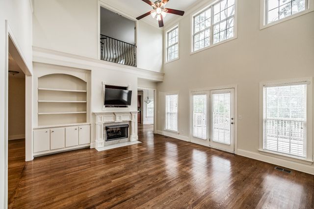 1074 Mansker Farm Blvd, Hendersonville, TN 37075