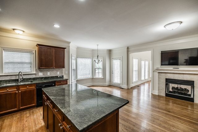 1074 Mansker Farm Blvd, Hendersonville, TN 37075