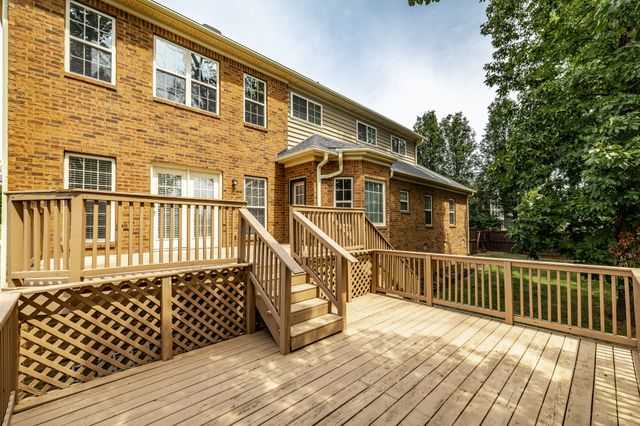1074 Mansker Farm Blvd, Hendersonville, TN 37075