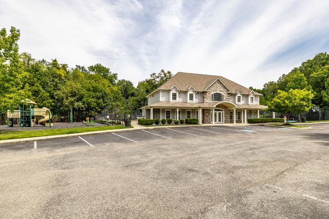 1074 Mansker Farm Blvd, Hendersonville, TN 37075