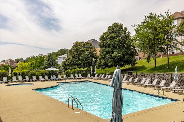 1074 Mansker Farm Blvd, Hendersonville, TN 37075