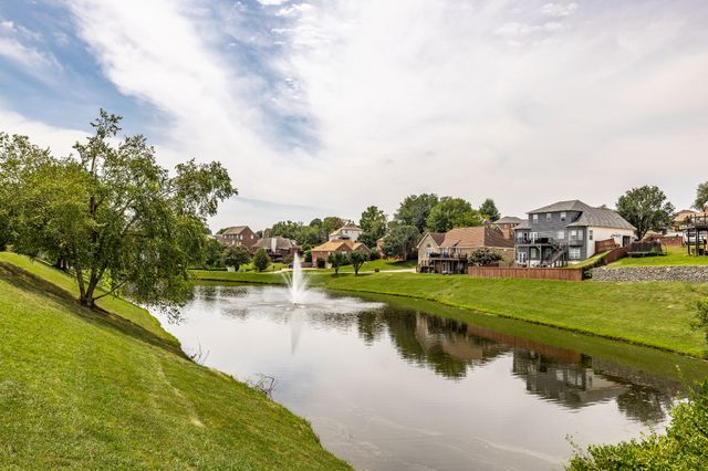 1074 Mansker Farm Blvd, Hendersonville, TN 37075