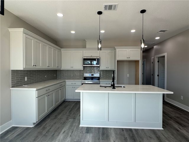 1516 DANSBY Street, Bryan, TX 77803
