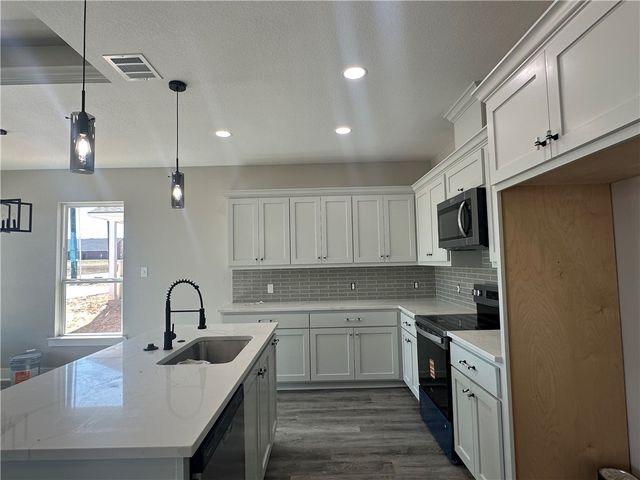 1516 DANSBY Street, Bryan, TX 77803