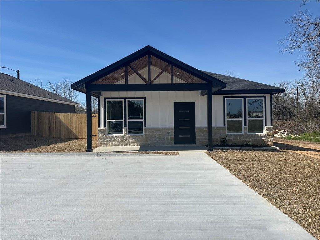 1516 DANSBY Street, Bryan, TX 77803