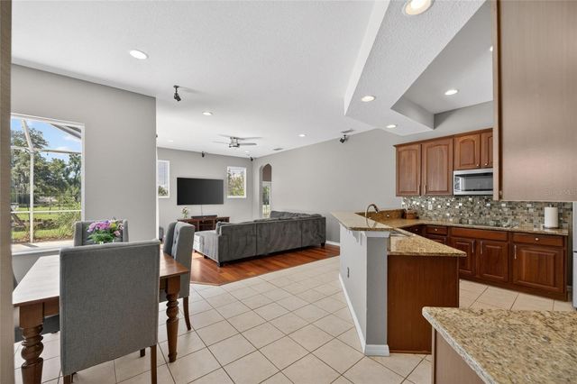 209 FOREST BREEZE AVENUE, Brandon, FL 33511