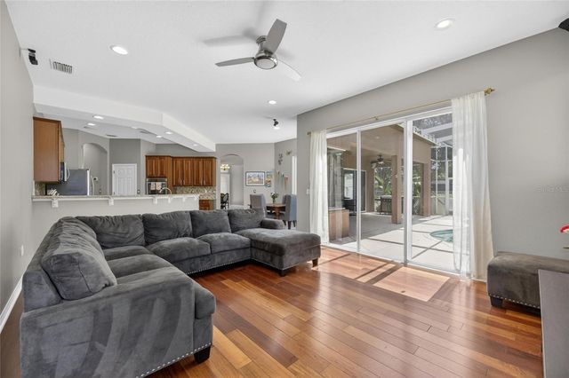 209 FOREST BREEZE AVENUE, Brandon, FL 33511