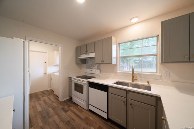 12714 Moss Hollow, Live Oak, TX 78233