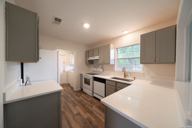 12714 Moss Hollow, Live Oak, TX 78233