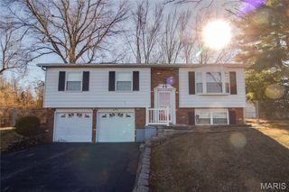 3711 Stanka Lane, Godfrey, IL 62035