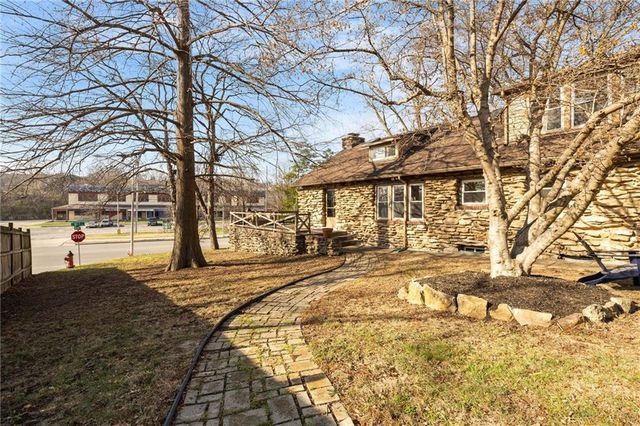 820 E 85th Street, Kansas City, MO 64131