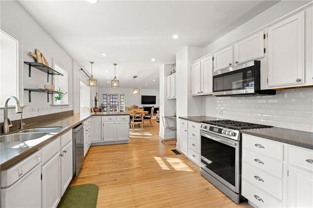 820 E 85th Street, Kansas City, MO 64131