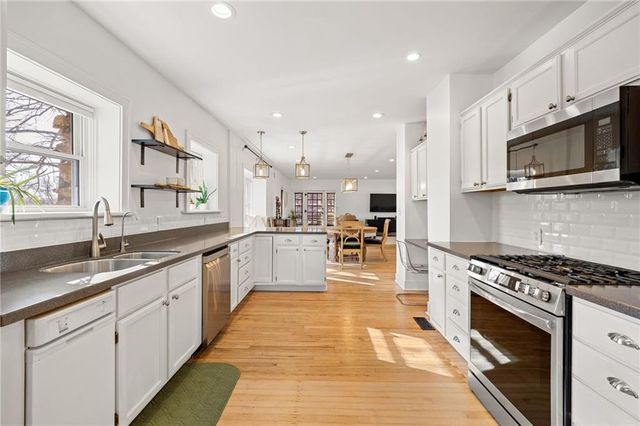 820 E 85th Street, Kansas City, MO 64131