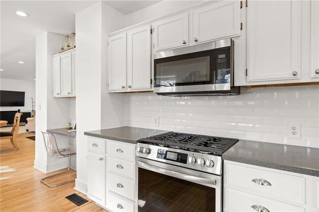 820 E 85th Street, Kansas City, MO 64131