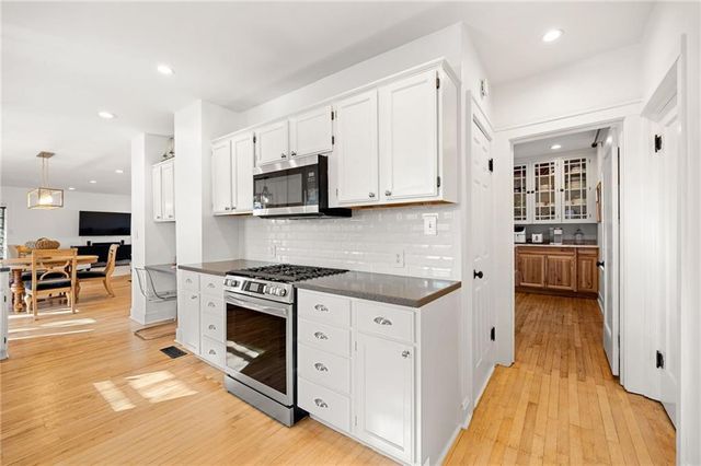 820 E 85th Street, Kansas City, MO 64131