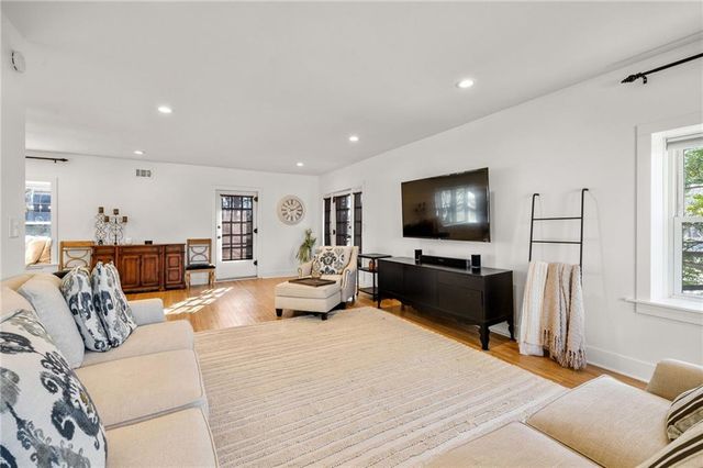 820 E 85th Street, Kansas City, MO 64131