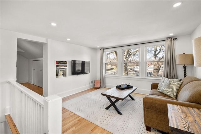 820 E 85th Street, Kansas City, MO 64131