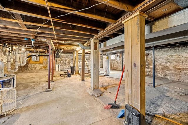 820 E 85th Street, Kansas City, MO 64131