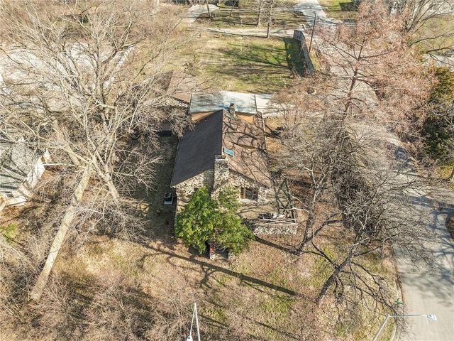 820 E 85th Street, Kansas City, MO 64131