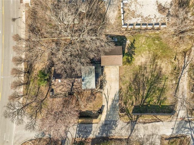 820 E 85th Street, Kansas City, MO 64131