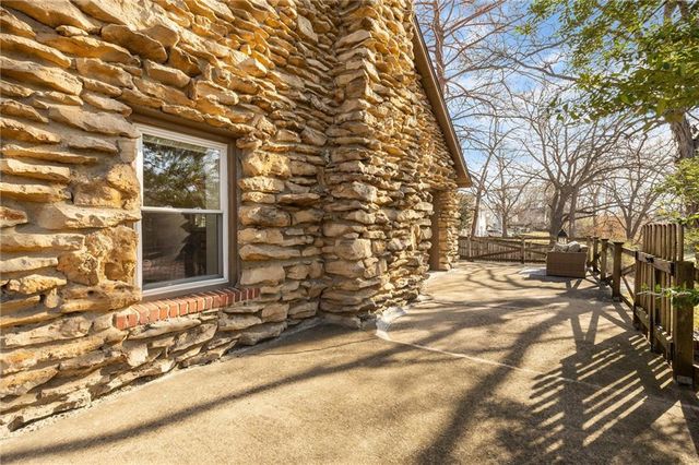 820 E 85th Street, Kansas City, MO 64131