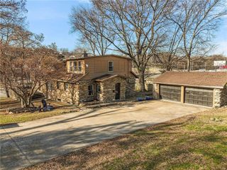 820 E 85th Street, Kansas City, MO 64131