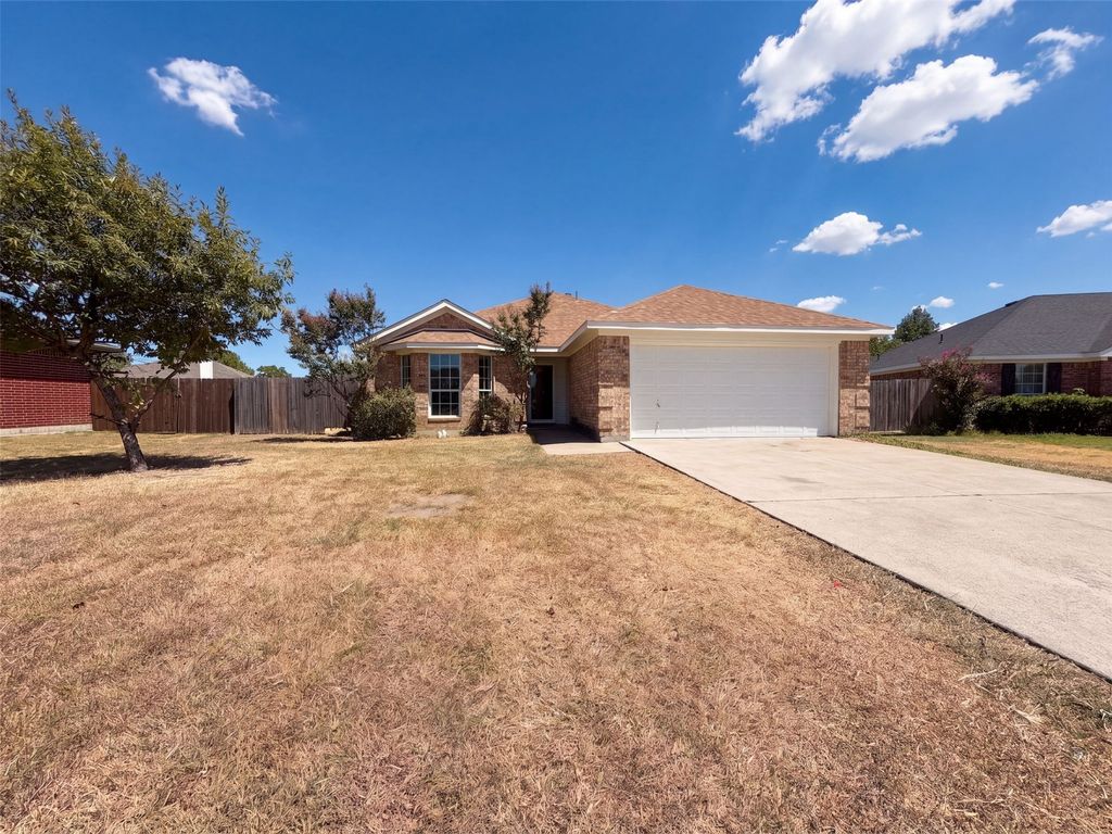 8025 Blue Duck Trail, Arlington, TX 76002 — exterior