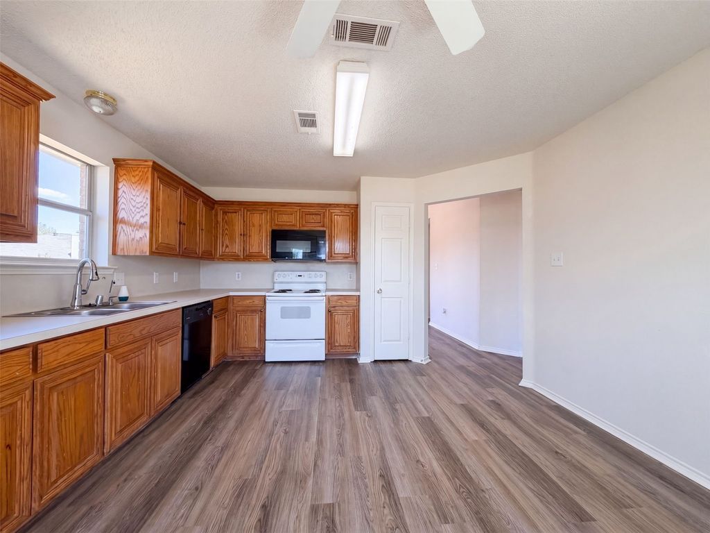 8025 Blue Duck Trail, Arlington, TX 76002 — photo 3