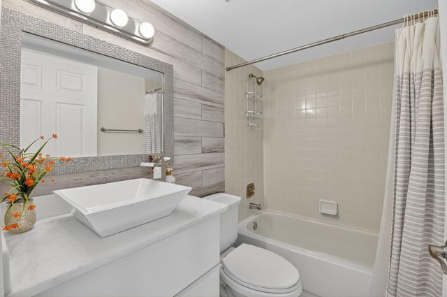 4310 Village Drive D, Delray Beach, FL 33445