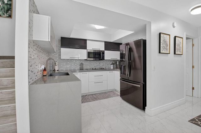 4310 Village Drive D, Delray Beach, FL 33445