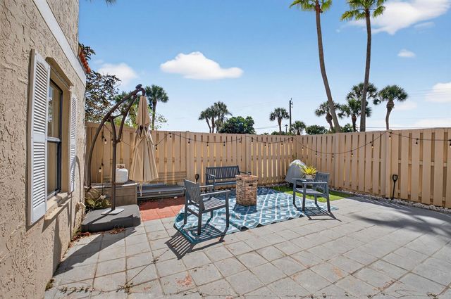 4310 Village Drive D, Delray Beach, FL 33445