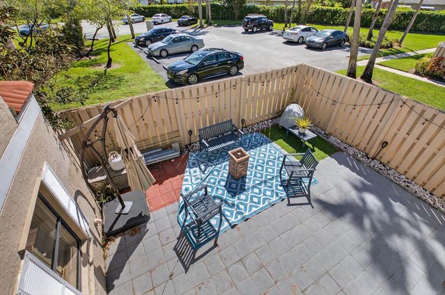 4310 Village Drive D, Delray Beach, FL 33445